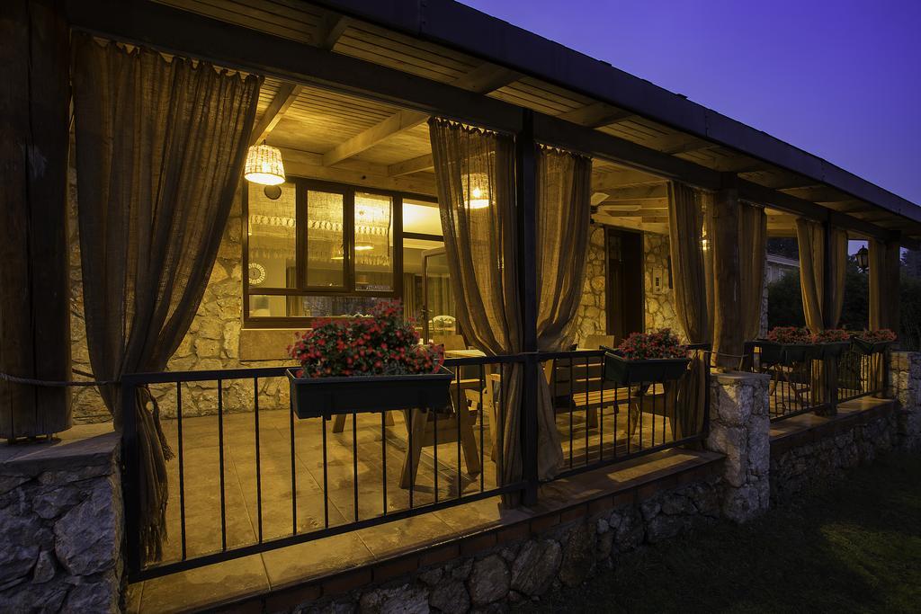 Sapanca Villa Pera Bilik gambar